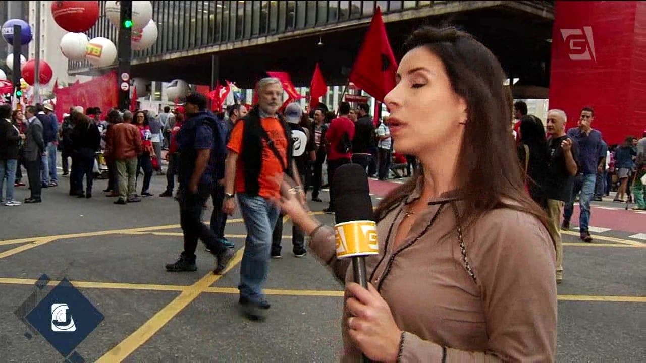 Dia de protestos e bloqueios de rua