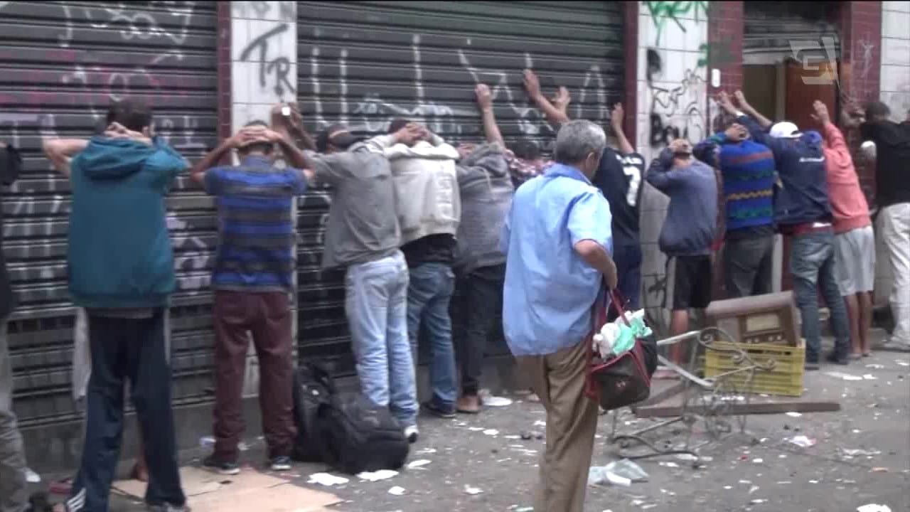 Viciados voltam à antiga Cracolândia