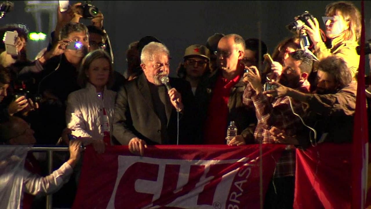 PT lidera ato pró Lula na Paulista