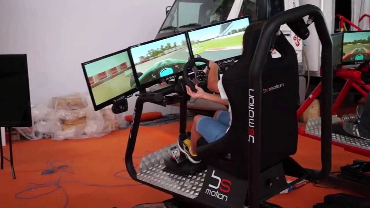 Campuseiros acordam “cedo” para brincar em simulador de corrida