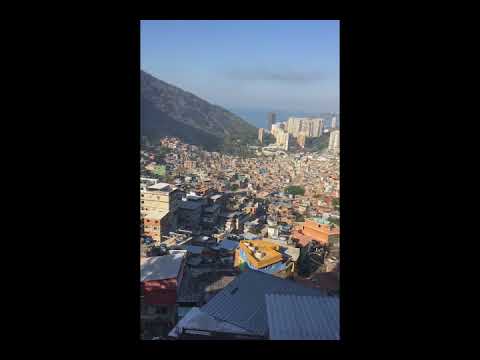 Moradores se assustam com tiroteio na comunidade da Rocinha, no Rio, na manhã deste domingo