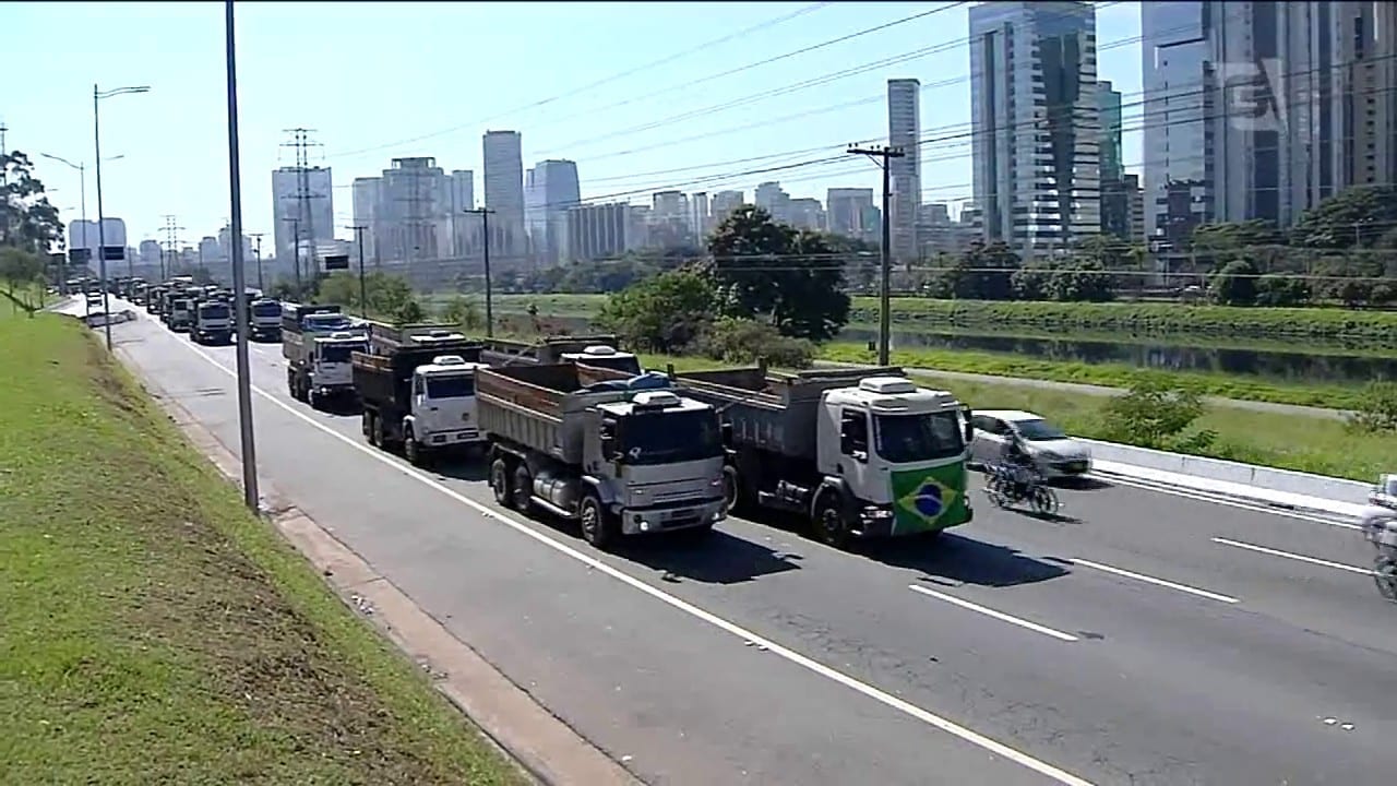 Caminhoneiros protestam contra alta dos combustíveis