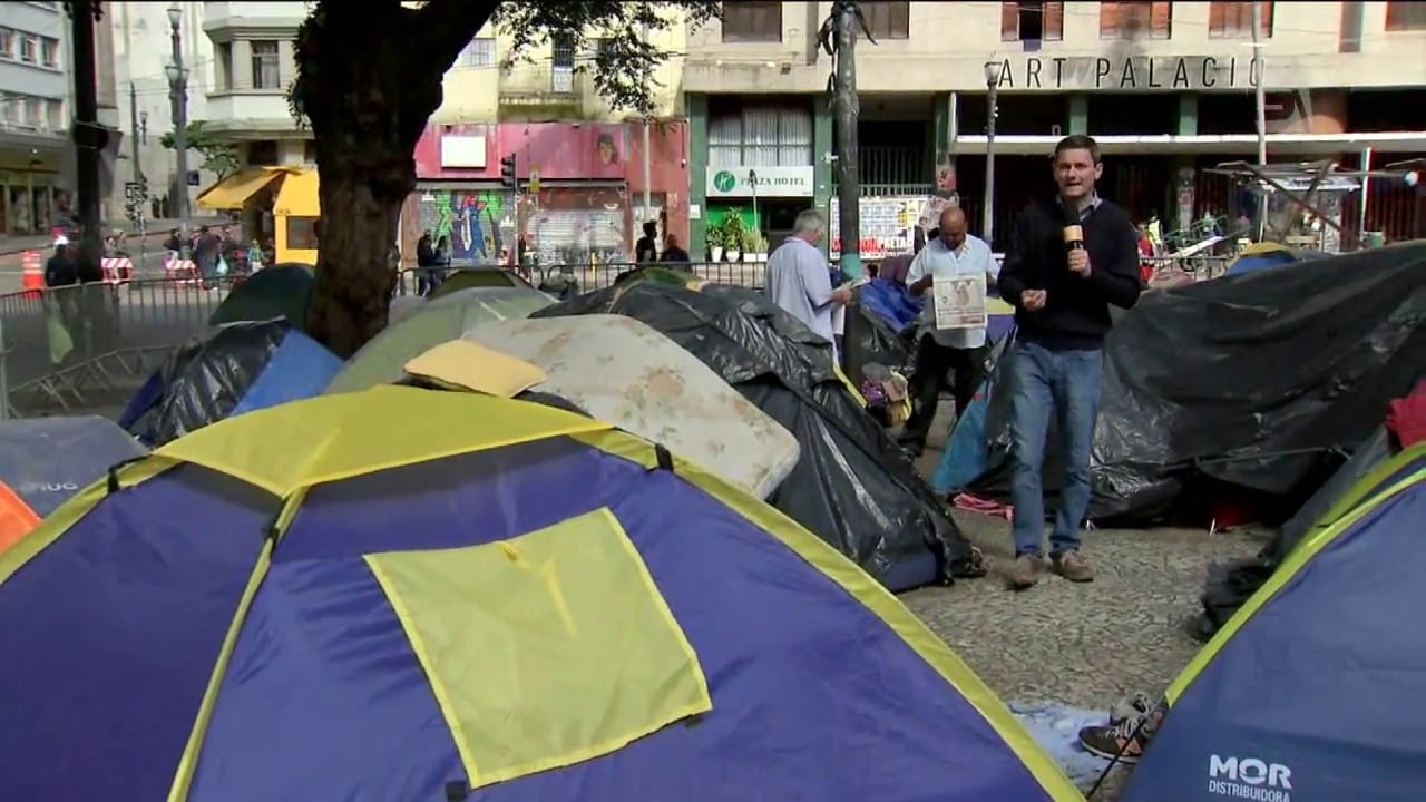Famílias continuam acampadas no centro de São Paulo